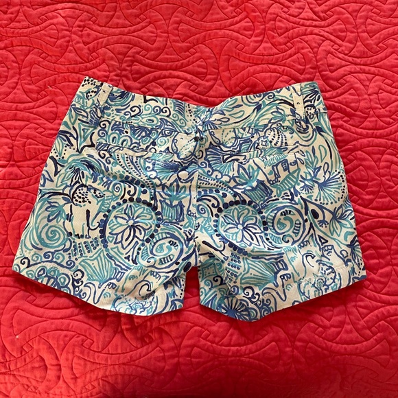 Lilly Pulitzer Shorts ✨✨ - Picture 2 of 3